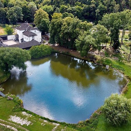 Penzion A Restaurace Belecky Mlyn Pteni Экстерьер фото