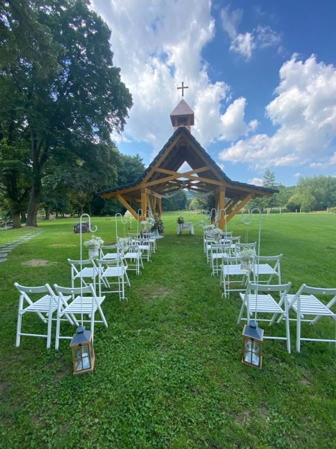 Penzion A Restaurace Belecky Mlyn Pteni Экстерьер фото