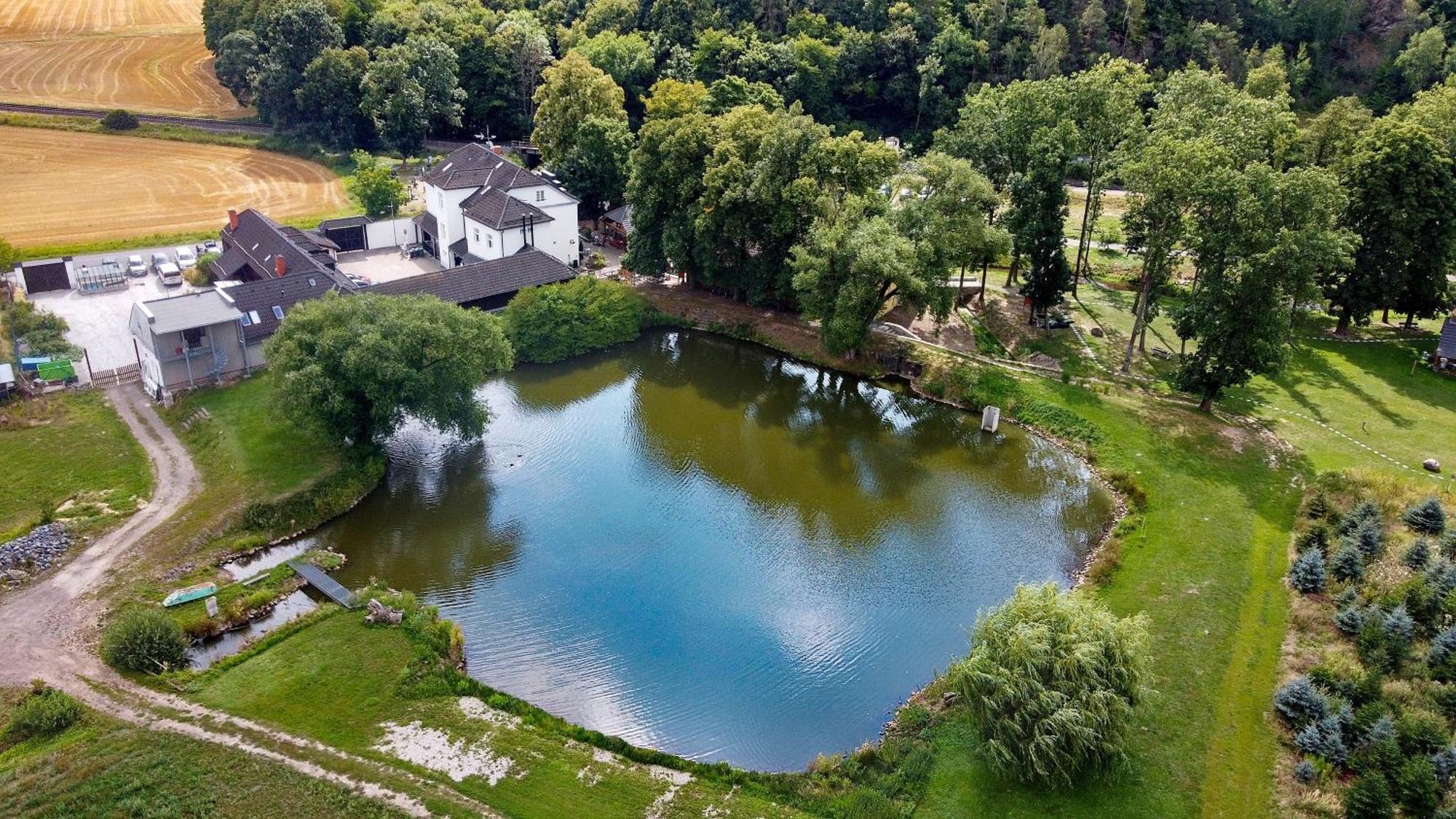 Penzion A Restaurace Belecky Mlyn Pteni Экстерьер фото